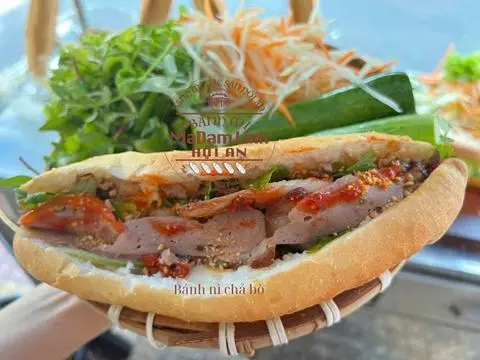 Hình ảnh Bánh mì chả bò