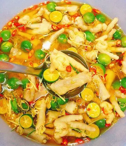 Hình ảnh Chân Gà Sả Tắc  - hộp 500g