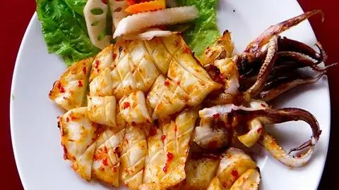 Hình ảnh Mực một nắng chiên bơ