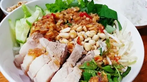 Hình ảnh Bún mắm nêm thịt luộc
