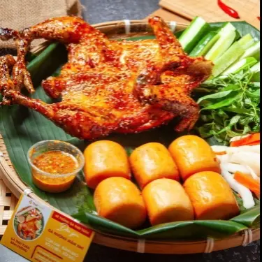 Hình ảnh combo 1 gà nướng muối ớt con lớn+6 bánh bao chiên giòn 