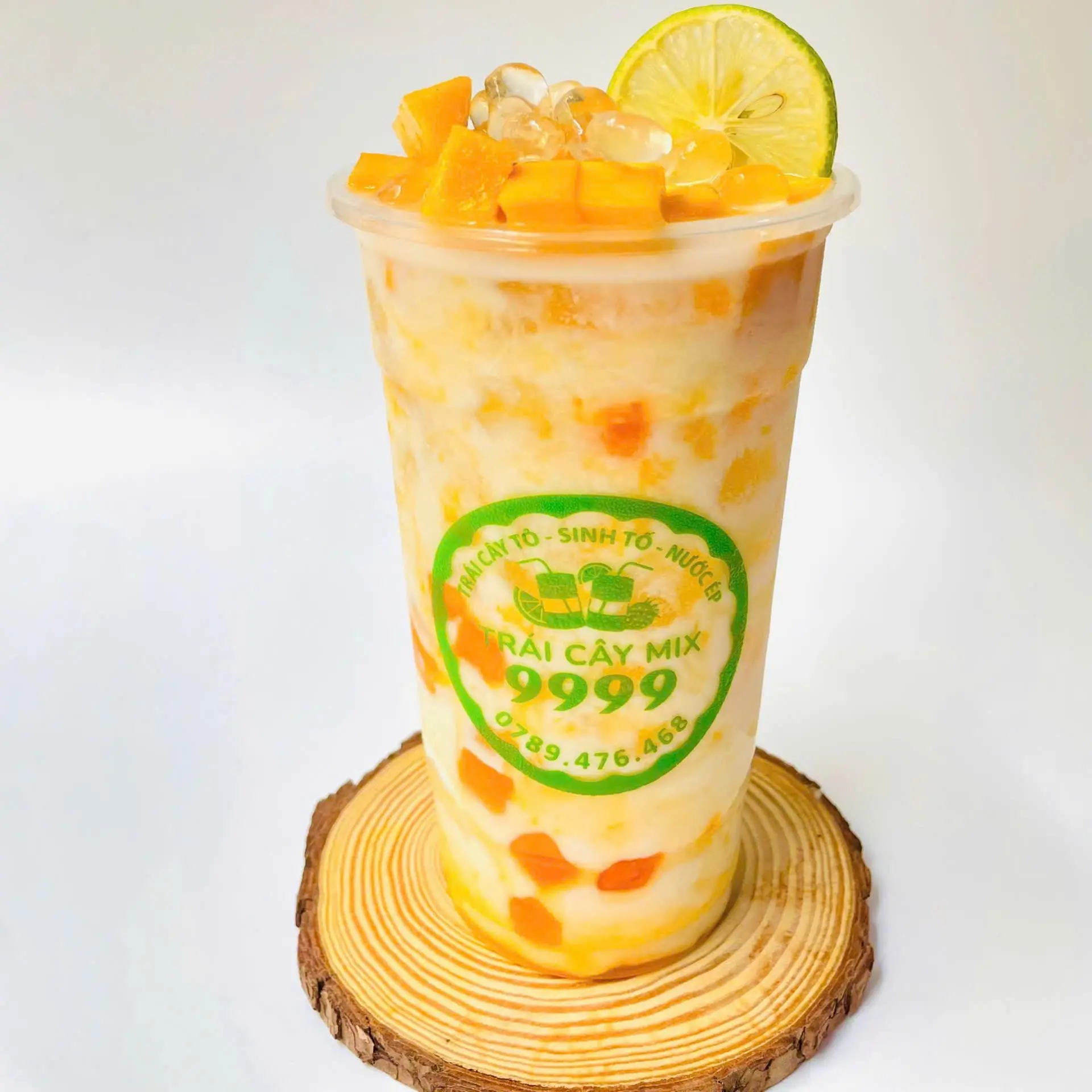 Hình ảnh Sữa chua lắc xoài