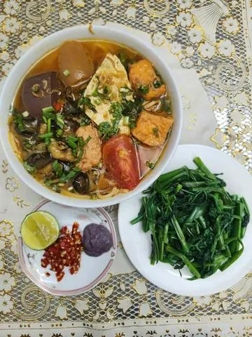 Hình ảnh Canh bún cua mọc ốc