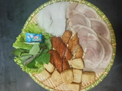 Hình ảnh Bún đậu thịt nem chua