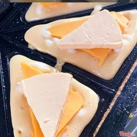 Hình ảnh Hotdog phô mai cục - cheddar