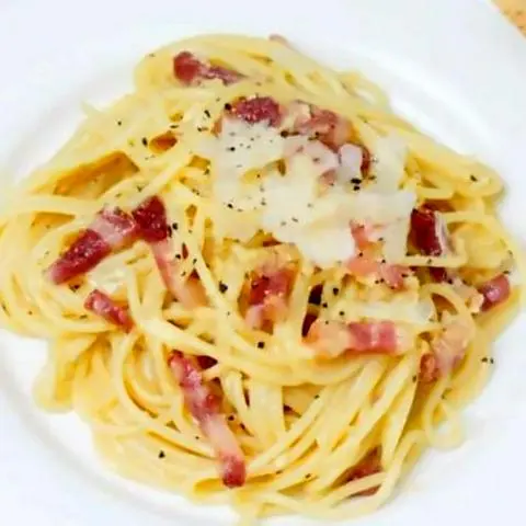 Hình ảnh Mì Ý sốt kem bacon