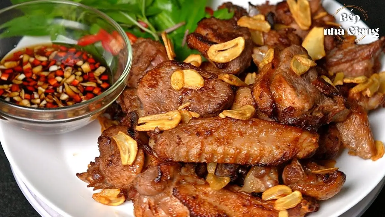 Hình ảnh vịt cháy tỏi, vịt luộc canh măng bún 3 -4 người ăn