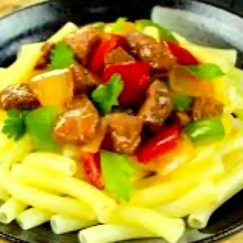Hình ảnh Nui xào bò lúc lắc