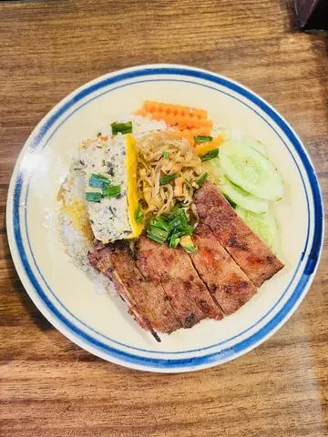 Hình ảnh cơm tấm sườn bì chả 