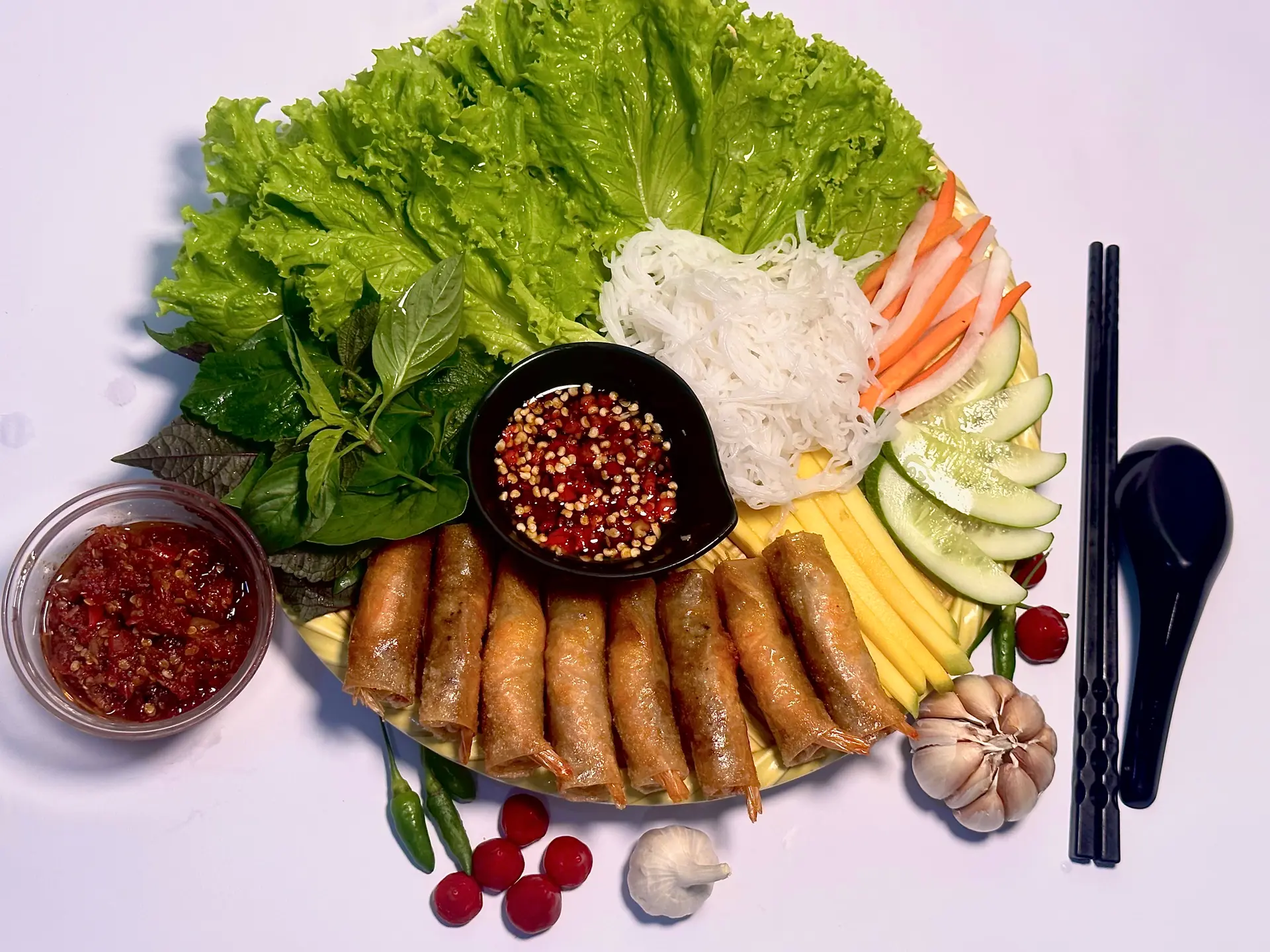 Hình ảnh Chả ram tôm đất cuốn rau rừng 