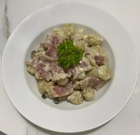 Hình ảnh Gnocchi bacon creamy - nui khoai tây xông khói sốt kem
