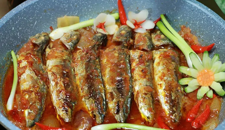 Hình ảnh Cơm cá nục kho cà