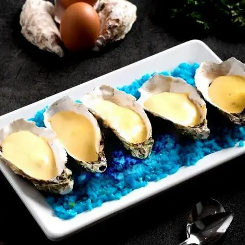 Hình ảnh Hàu nướng sốt trứng muối