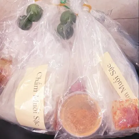 Hình ảnh Bánh Tráng Chấm Muối Sặc