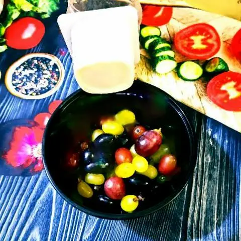 Hình ảnh Nho không hạt ướp lạnh trộn sữa chua (ko kèm đá)