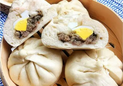 Hình ảnh Bánh bao trứng cút