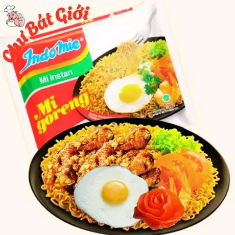 Hình ảnh Mì trộn Indo chân gà rút xương chiên + trứng