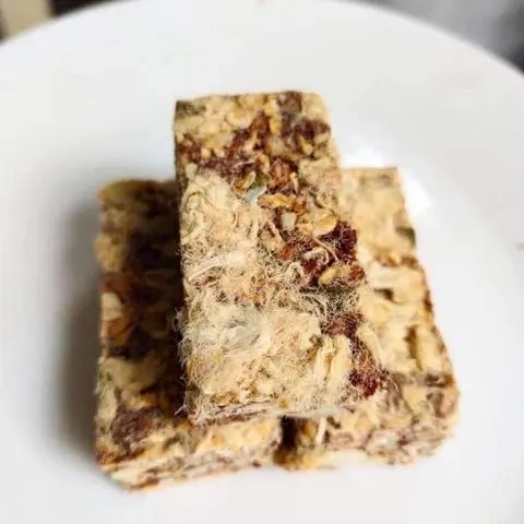 Hình ảnh thanh gạo lứt mix hạt chà bông