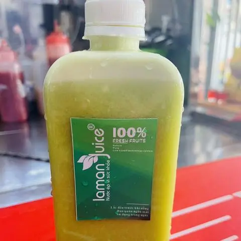 Hình ảnh ép kale bó xôi táo gừng chai 