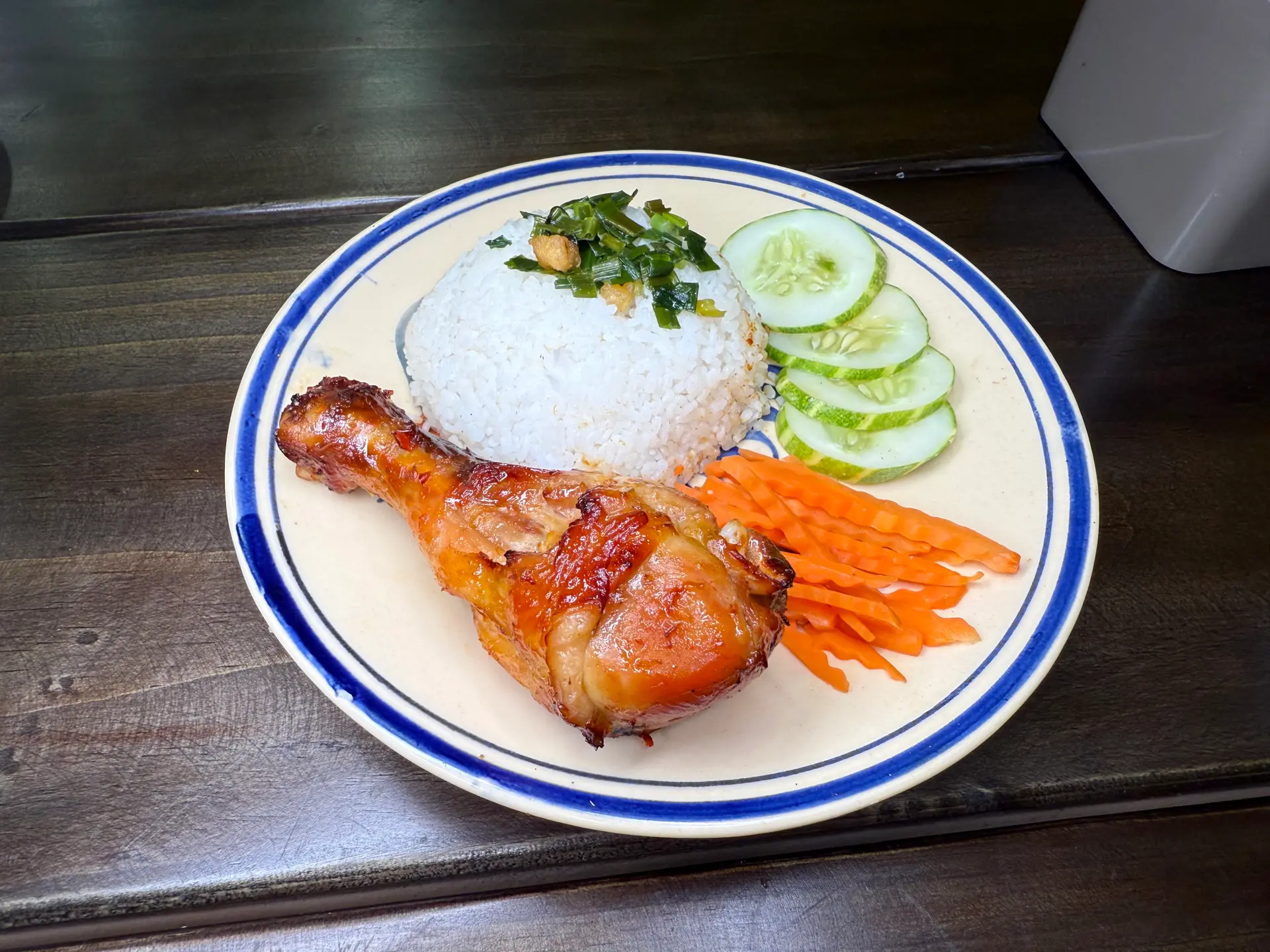Hình ảnh Cơm Đùi Gà Nướng Satế + Tặng Canh Rong Biển
