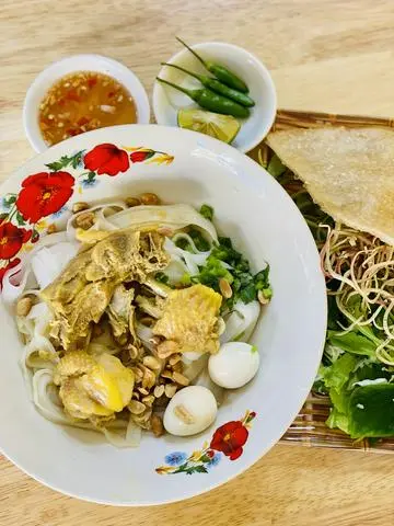 Hình ảnh Mì Quảng Gà Trứng