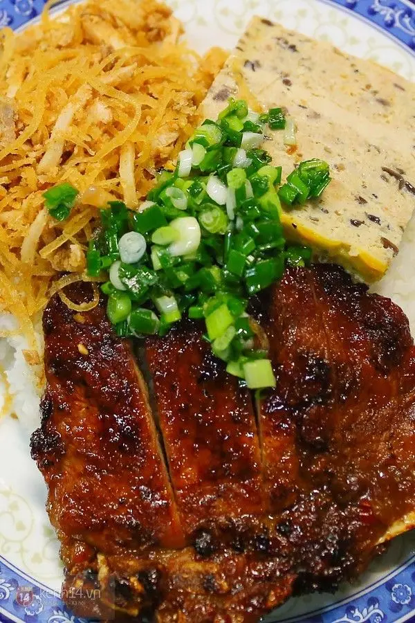 Hình ảnh cơm tấm sườn bì chả (Tặng sâm lạnh)