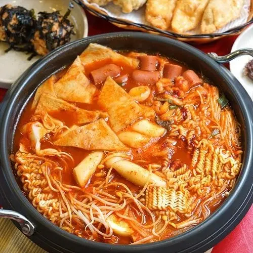 Hình ảnh Mì Cay Chả Cá Hàn Quốc