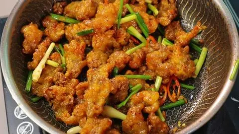 Hình ảnh Chân gà rút xương cháy tỏi