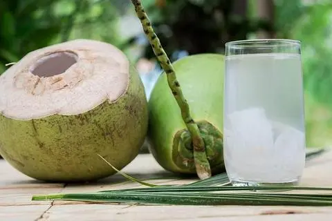 Hình ảnh Dừa tươi (có ly đá)