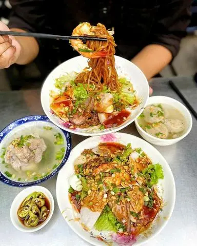 Hình ảnh Mì Tươi Giò Heo