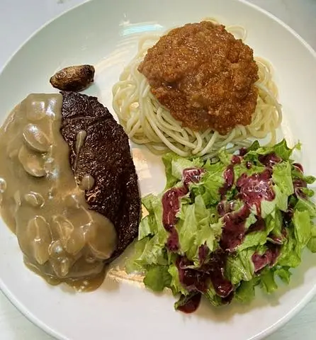 Hình ảnh Mì Ý steak