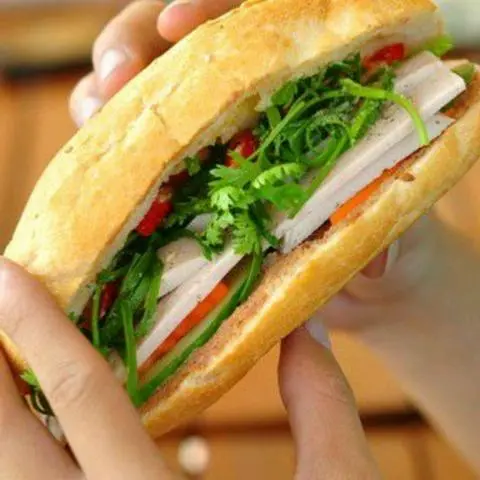 Hình ảnh Bánh mì chả chay