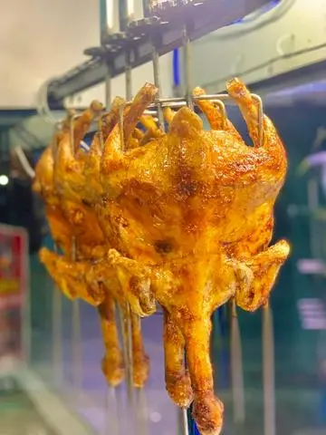 Hình ảnh Gà nướng gia truyền ( tặng full rau ăn kèm)
