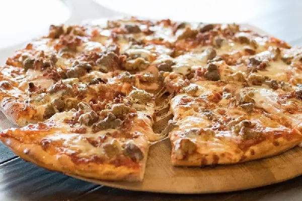 Hình ảnh Pizza sốt bò băm size 30cm 