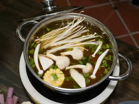 Hình ảnh Lẩu nấm chay