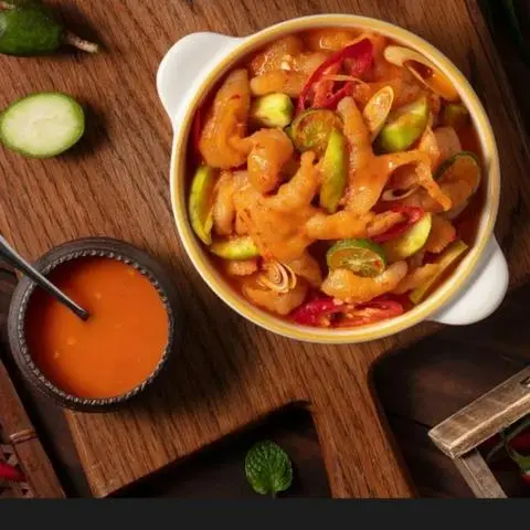 Hình ảnh Chân gà rút xương sốt thái