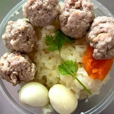 Hình ảnh Nui sao thịt viên em bé