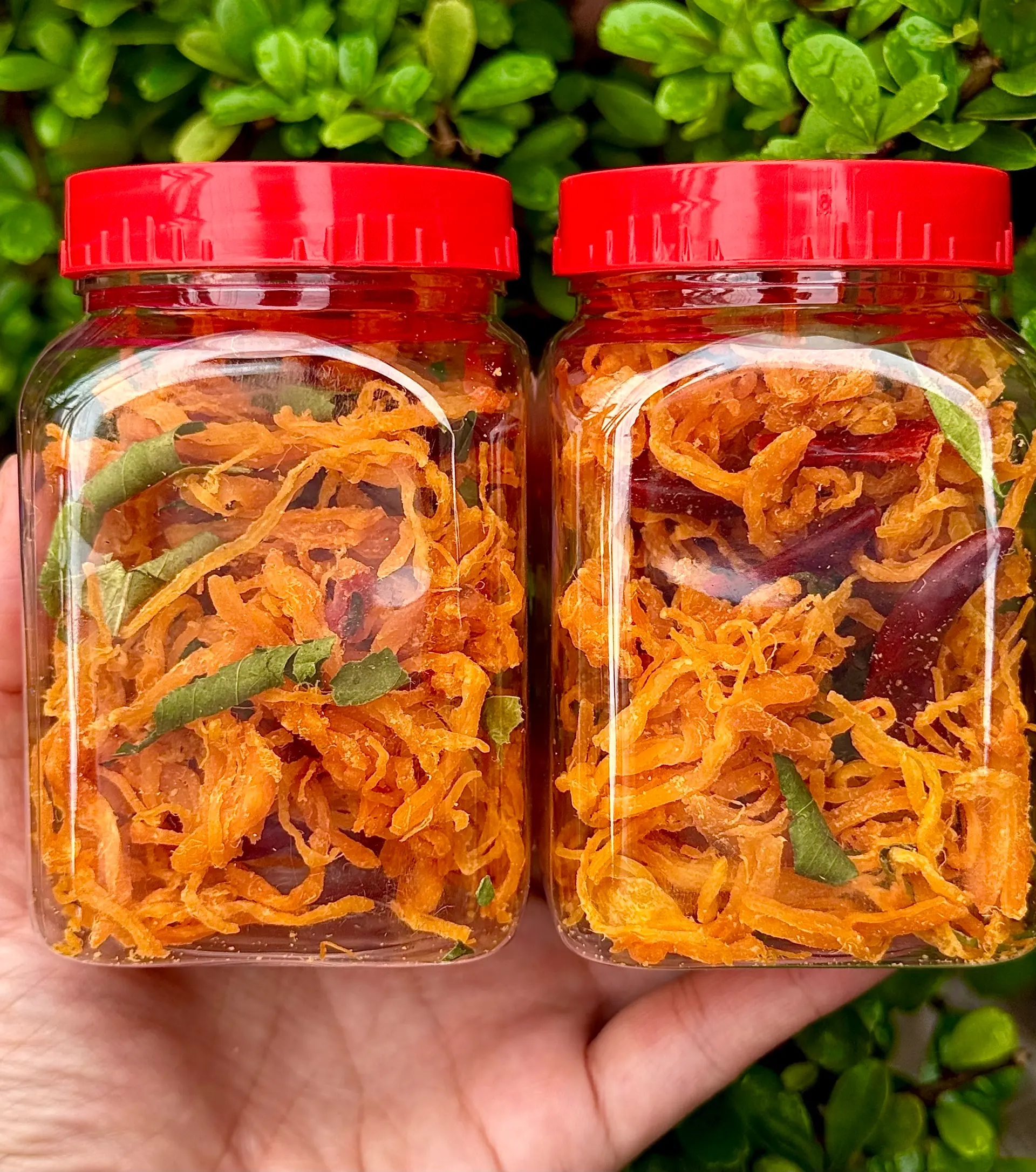 Hình ảnh hủ khô gà lá chanh