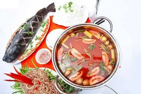 Hình ảnh Lẩu cá bớp nấu măng chua