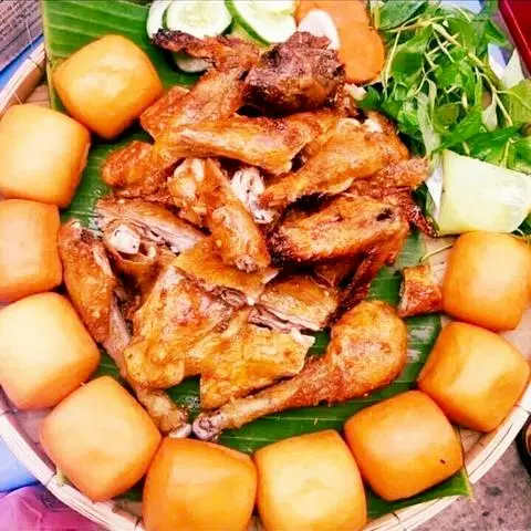 Hình ảnh Combo gà nướng ngũ vị - 1 cơm lam - 5 bánh bao chiên kèm 5 chân gà nướng