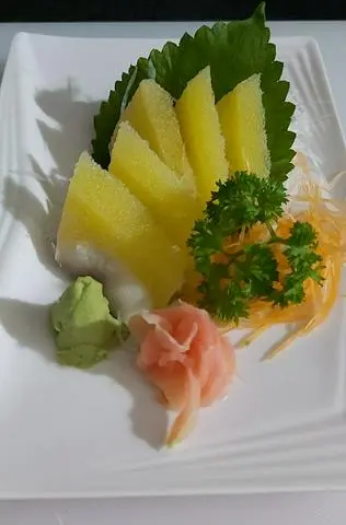 Hình ảnh Sashimi cá trích ép trứng