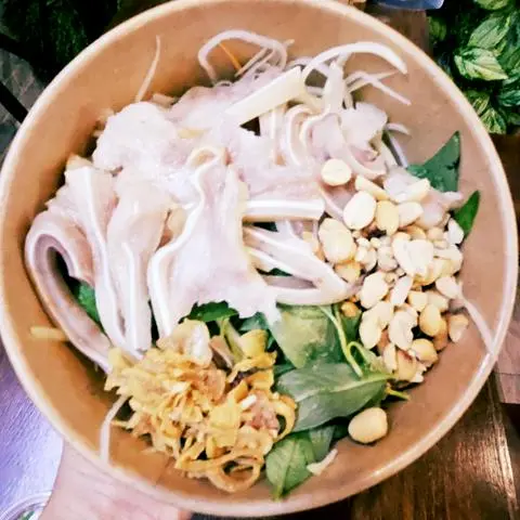 Hình ảnh Gỏi đu đủ tai heo