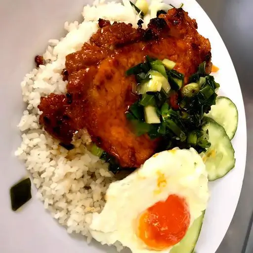 Hình ảnh Cơm tấm sườn trứng