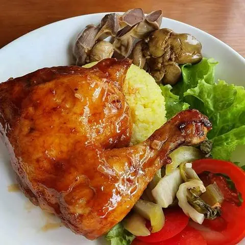Hình ảnh Cơm Gà Xối Mỡ Góc Tư Đùi Chiên Nước Mắm(Gà Nóng)