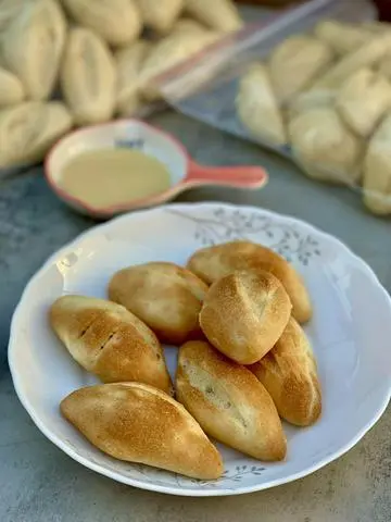 Hình ảnh Bánh mì tươi mini (bánh chưa nướng)