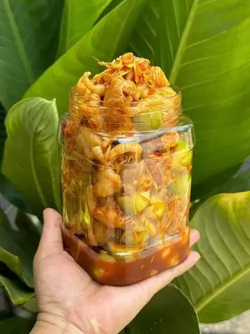 Hình ảnh Chân gà sốt thái hộp lớn 