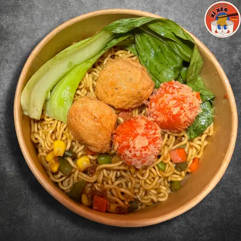 Hình ảnh Mì Trộn Indomie Chả Cá Bọc Trứng Cút + Cốm Sốt Mayonnaise