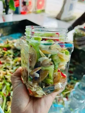 Hình ảnh Gân Bò Ngâm Chua Ngọt hũ 1KG