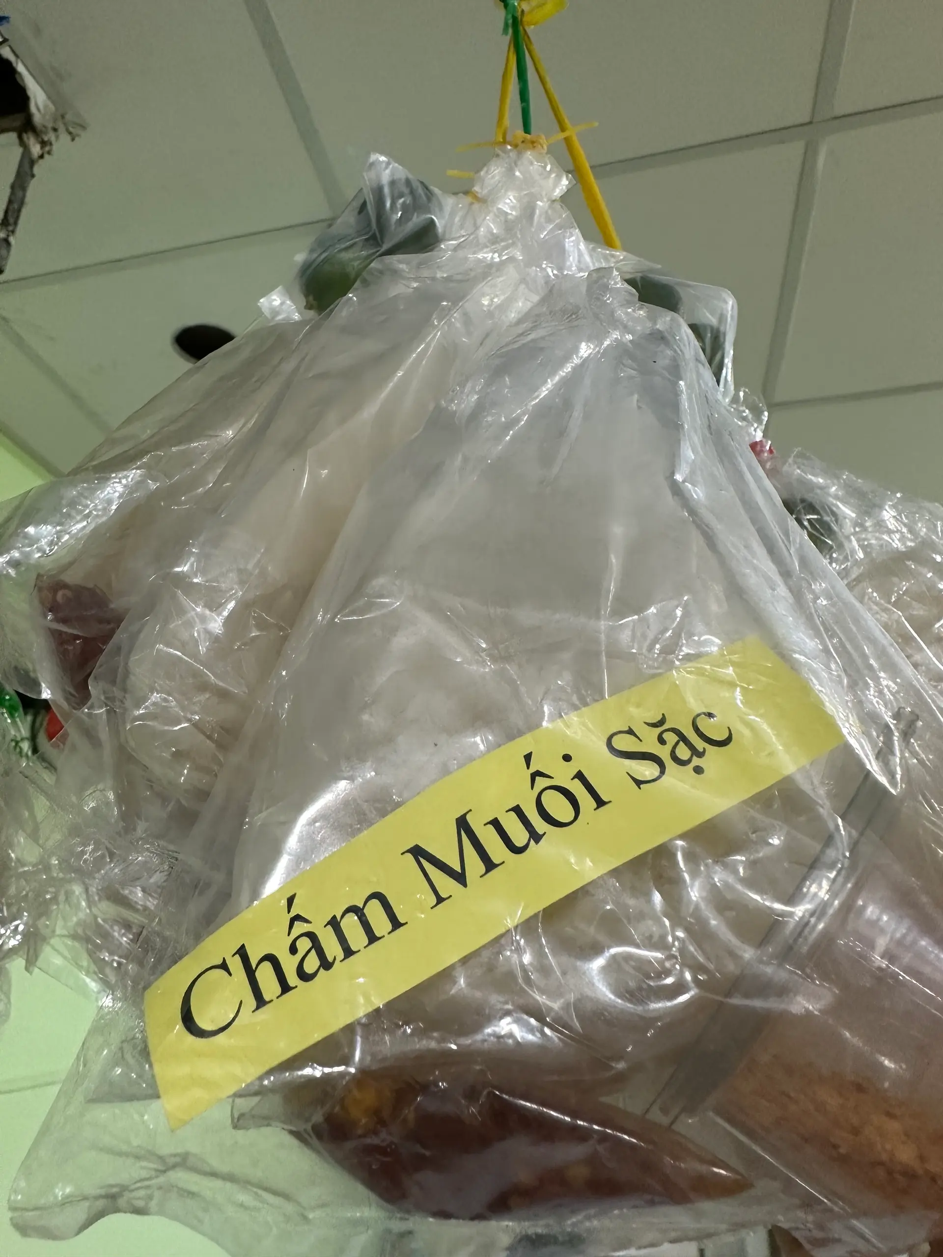 Hình ảnh Bánh tráng chấm muối nhuyễn sa