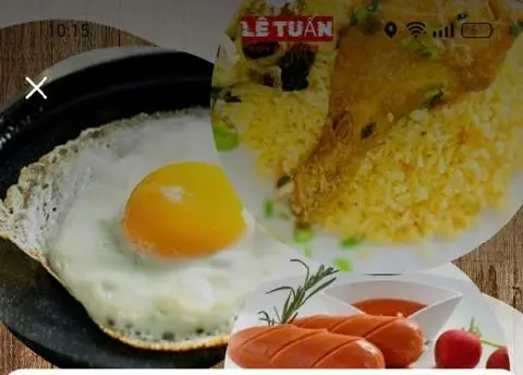 Hình ảnh cơm chiên xúc xích + trứng 